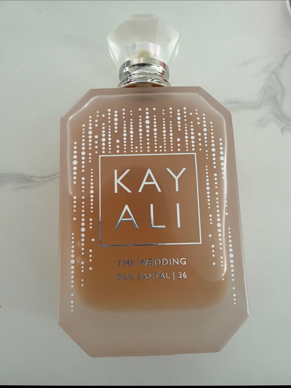 HUDA BEAUTY Nude/Peach Elegant Bottle Body Oil